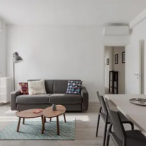 Amazing 2 Bedrooms Apt - Yellow Line , Milan Italy