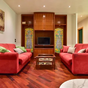 Elegant & Cozy In The Heart Of , Rome Italy